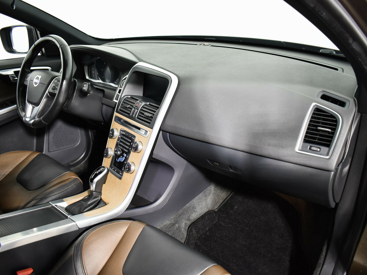 Купить Вольво ИксЦ60, 2017, 167 000 км.. Фото: #10